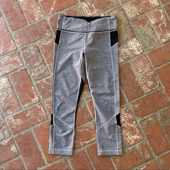 Lululemon Leggings W/ Pockets Size 6! - Picture 1 of 6